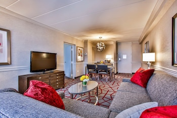 Suite, 1 King Bed, Non Smoking