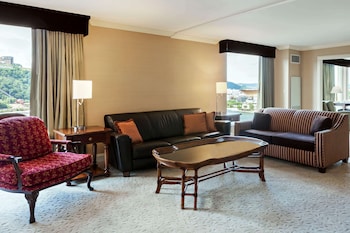Luxury Suite, 1 King Bed, Non Smoking