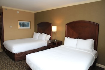 Room, 2 Double Beds, River View