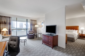 Premium Suite, 1 King Bed with Sofa bed, Balcony, City View