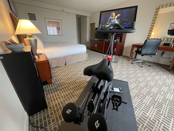 Room, 1 King Bed, Balcony (Peloton Bike)