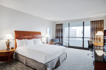 Room, 1 King Bed, Mobility Accessible, Balcony