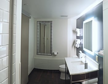 Junior Suite, 1 King Bed