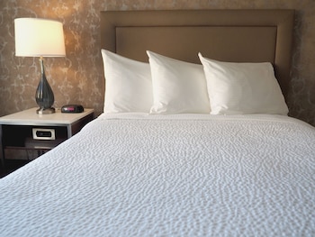Deluxe Room, 1 King Bed