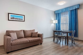 Suite, 1 King Bed with Sofa bed, Non Smoking