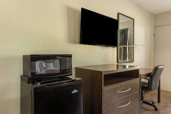 Standard Room, 1 Queen Bed, Non Smoking