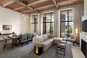 One Bedroom Suite, One King Bed, Non-Smoking
