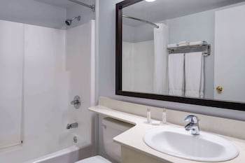 Suite, 2 Double Beds, Non Smoking (One-Bedroom Suite)