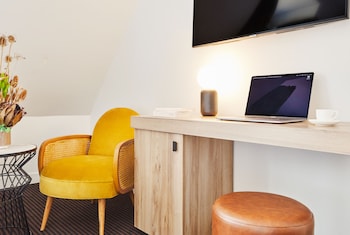 Superior Room, Balcony (Eiffel Tower)