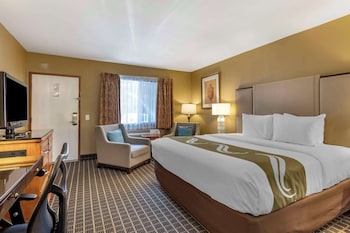 Room, 1 King Bed, Hot Tub, Smoking