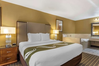 Room, 1 King Bed, Hot Tub, Smoking