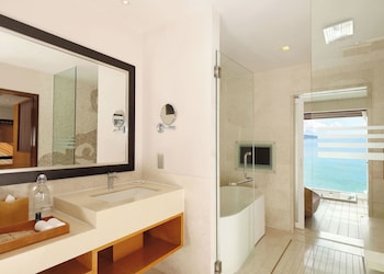 Premier Suite on Water