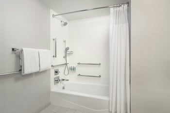 Room, 2 Double Beds, Balcony (Mobility/Hearing Accessible, Tub)