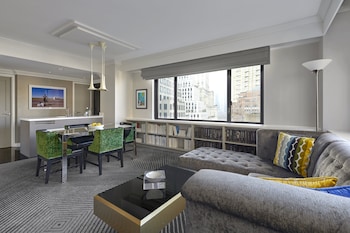 Pop Art 1-Bedroom Suite