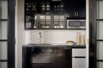 Nate Berkus 1-Bedroom Apartment