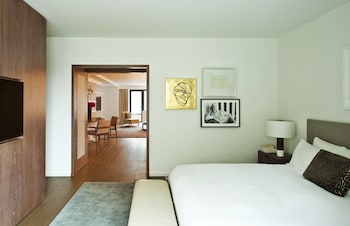 Uptown Bohemian 1-Bedroom Suite