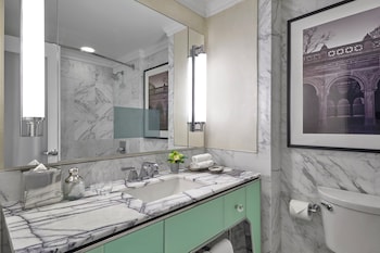 Superior Room, 1 King Bed