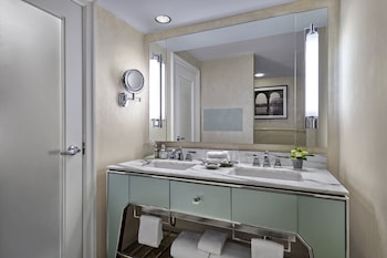 Grand Studio, 1 King Bed