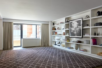 Uptown Bohemian 1-Bedroom Suite