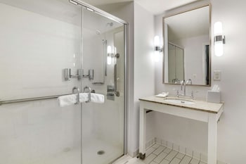 Standard Room, 1 King Bed, Accessible, Refrigerator & Microwave