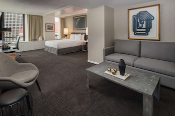 Suite, 2 Double Beds, Accessible, Bathtub (Mobility & Hearing)
