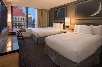 Room, 2 Double Beds, City View