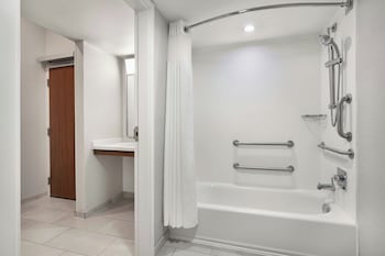 Suite, 1 Bedroom, Hearing Accessible (Accessible Bathtub)