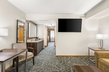 Suite, 1 King Bed, Non Smoking, Refrigerator & Microwave