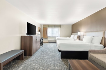 Standard Room, 2 Queen Beds, Non Smoking, Refrigerator & Microwave (Third bed is a Sofabed)