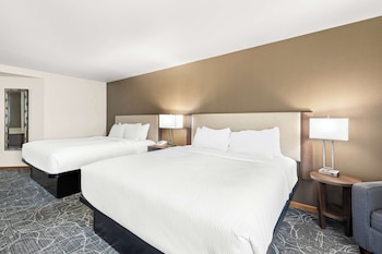 Standard Room, Multiple Beds, Non Smoking, Refrigerator & Microwave