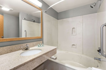 Suite, 1 King Bed, Non Smoking, Kitchenette (Living Room;with Sofabed)