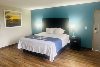 Suite, 1 King Bed, Non Smoking