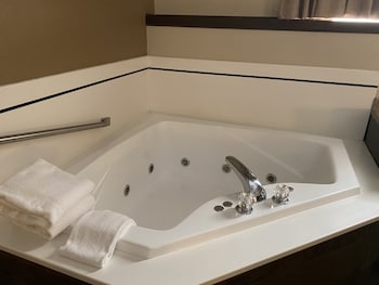 Suite, 1 King Bed, Non Smoking