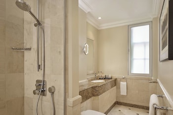 Superior Room, 1 King Bed