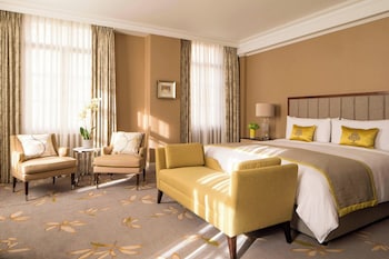 Premium Suite, 1 King Bed, Park View