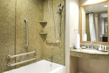 Suite, 1 King Bed, Accessible, Bathtub