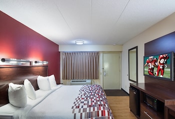 Deluxe Room, 1 King Bed, Accessible (Smoke Free)