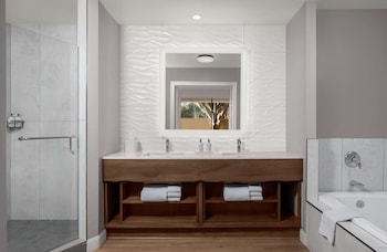 Suite (Windansea)