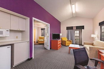 Suite, 1 King Bed, Non Smoking