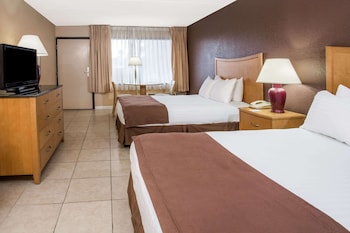 Room, 2 Queen Beds, Smoking