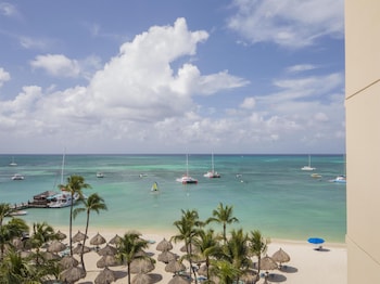 Deluxe Room, 1 King Bed, Balcony, Partial Ocean View