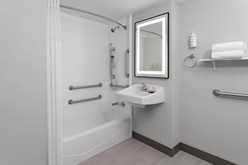 Room, 1 King Bed, Accessible, Non Smoking (Mobility Accessible)