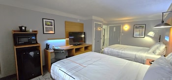 Room, 2 Queen Beds, Non Smoking