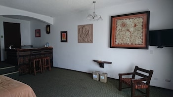 Junior Suite, 1 King Bed, Non Smoking, Refrigerator