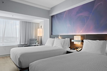 Standard Room, 2 Queen Beds (Bath Shower Combo)