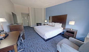Standard Room, 1 King Bed, Fireplace
