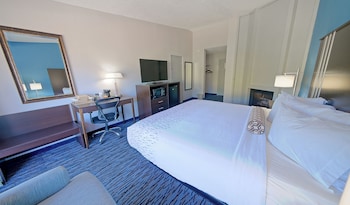 Standard Room, 1 King Bed, Fireplace