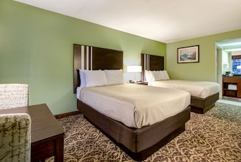 Standard Room, 2 Queen Beds (Poolside)