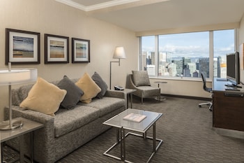 1 King Bed 1 Bedroom Suite