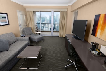 Skyline View - Corner King 1 Bedroom Suite
